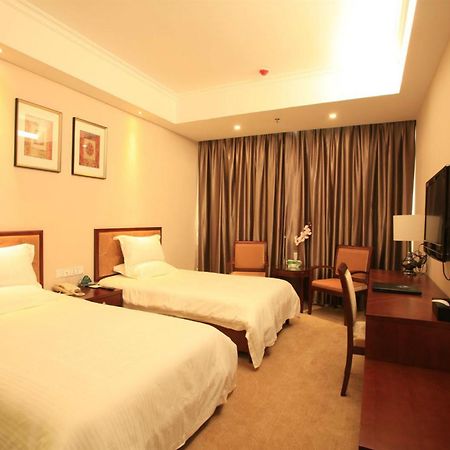 Greentree Inn Beijing Daxing Huangcun Qingyuan Road Metro Station Express Hotel エクステリア 写真